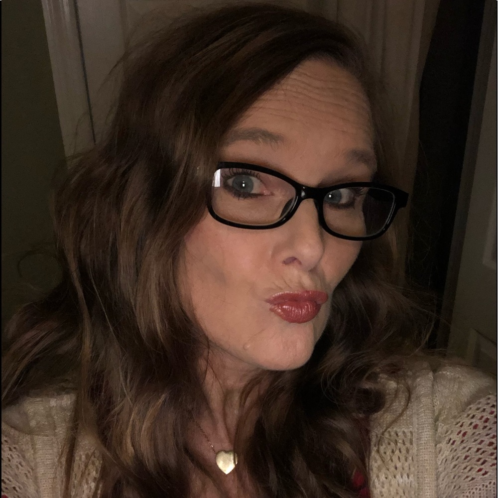 Meet your Posher, Sandy